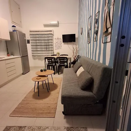 Nu Mari Damuri Διαμέρισμα *